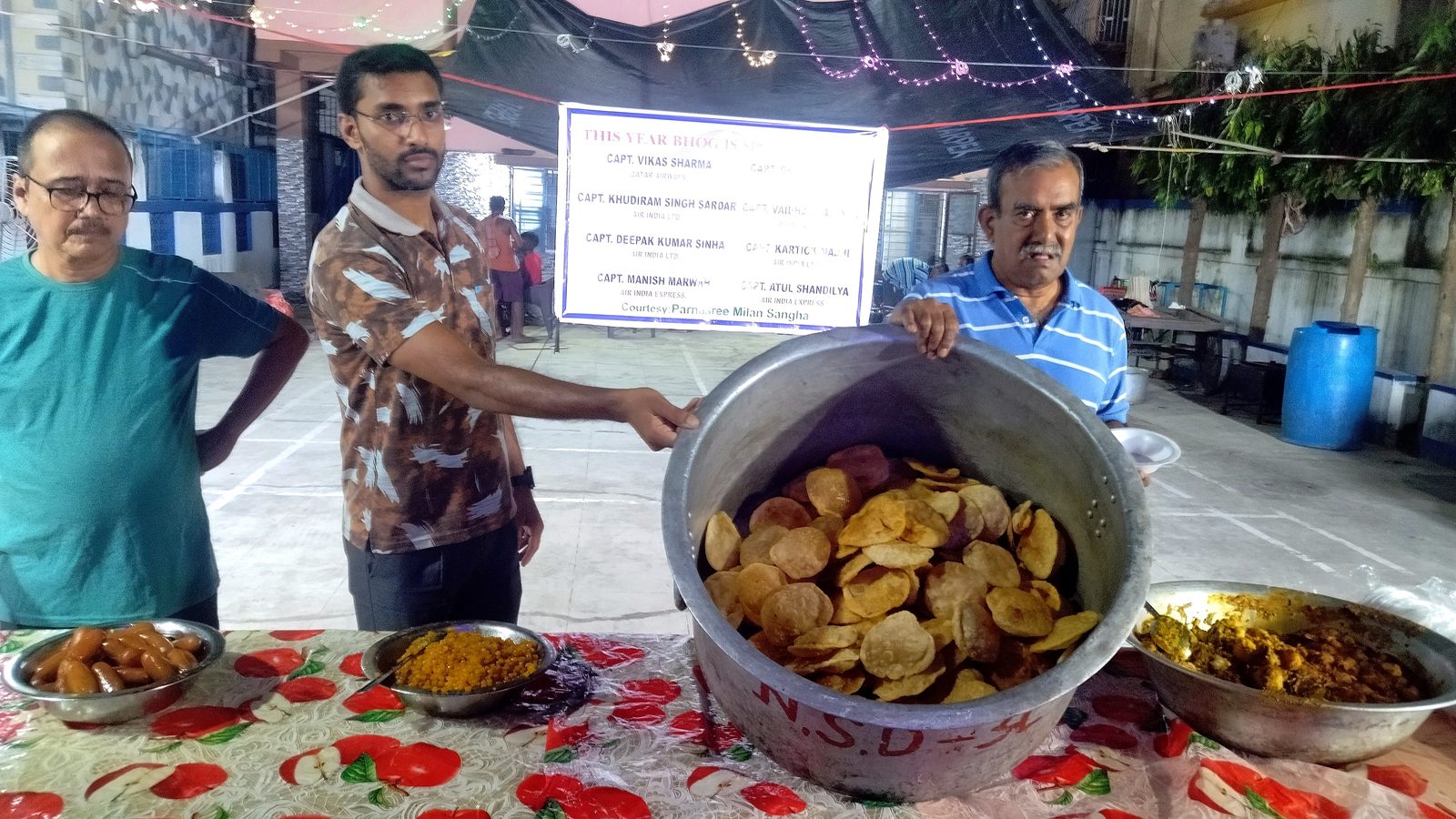 Bhog serving